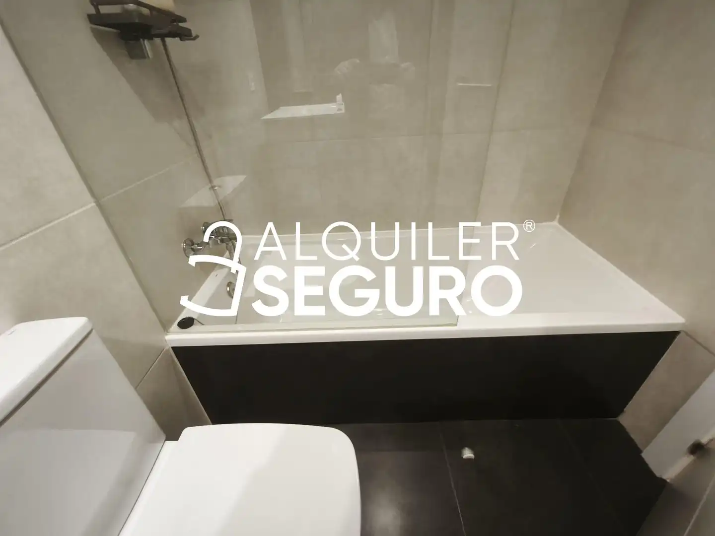 Bathroom of Flat for rent in Zaragoza  with Air Conditioner, Heating and Terrace