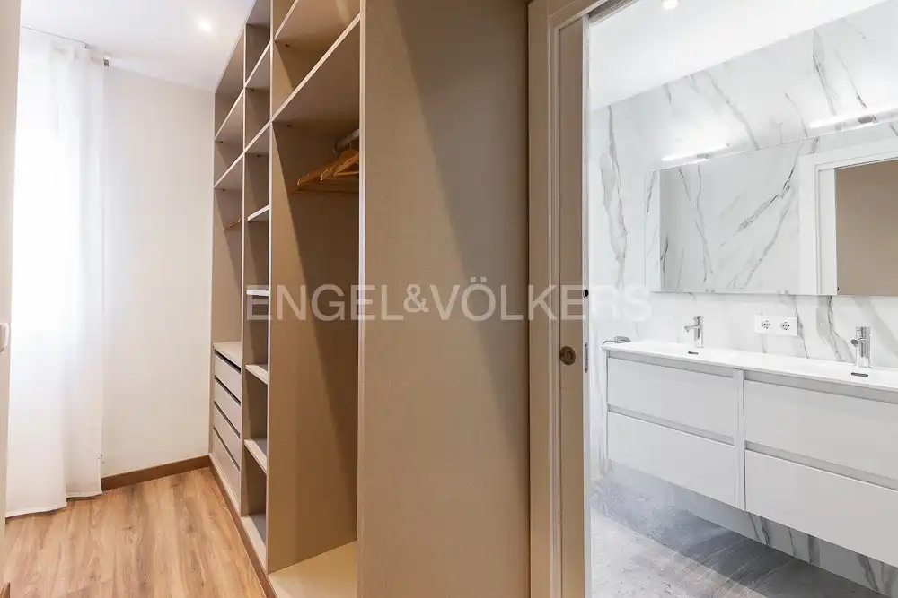 Habitación de Piso de alquiler en Valencia con Aire acondicionado, Calefacción y Parquet