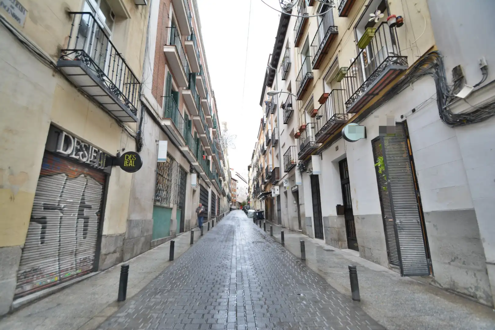 Exterior view of Commercial properties for transfer in Madrid  with Air Conditioner and Heating