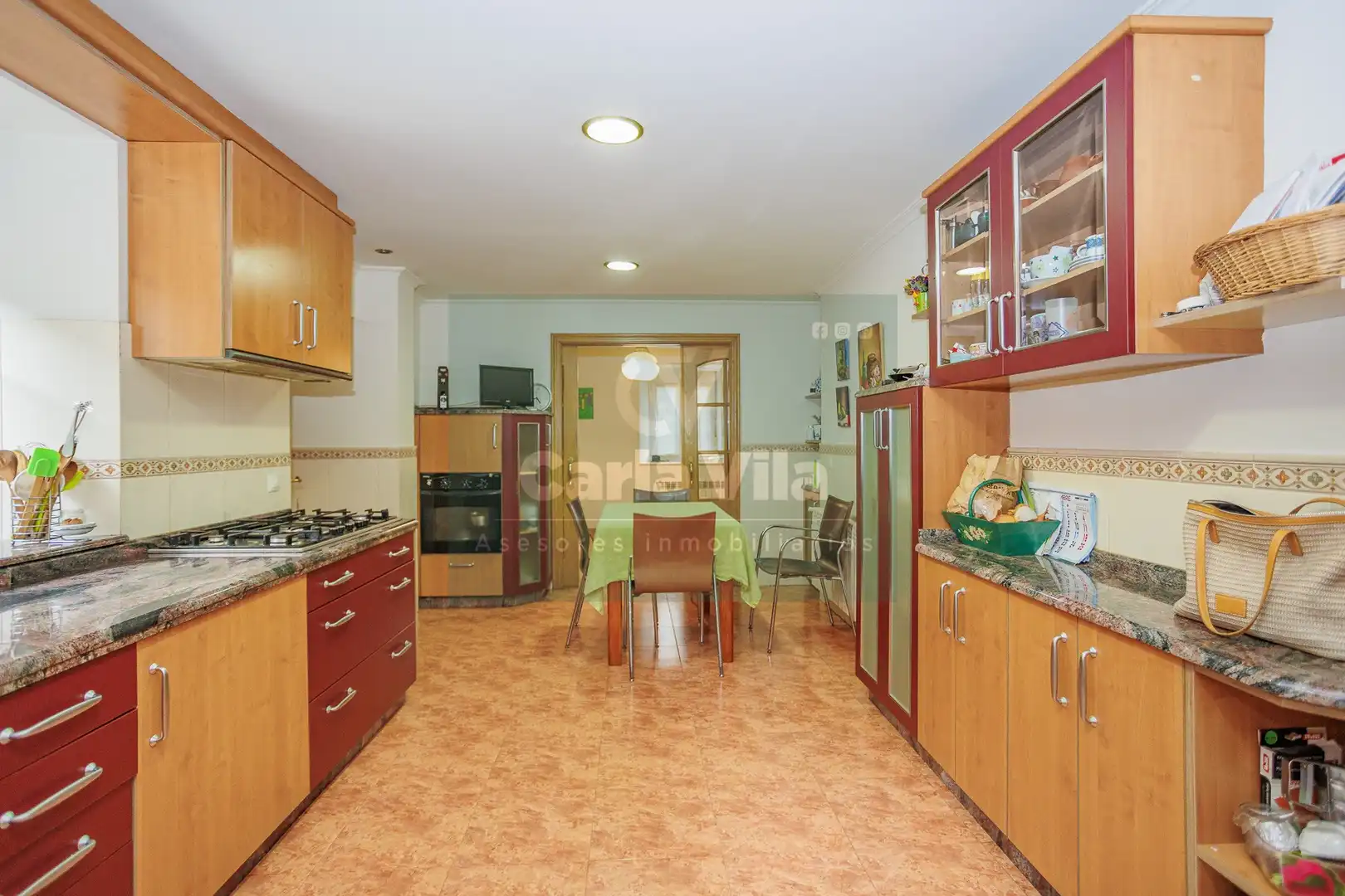 Cuina de Finca rústica en venda en Lugo amb Jardí privat, Parquet i Terrassa
