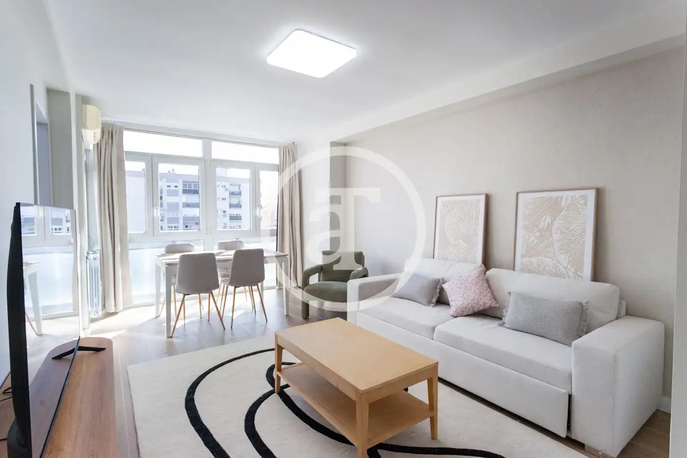 Living room of Flat for rent in Madrid  with Heating, Furnished and Oven