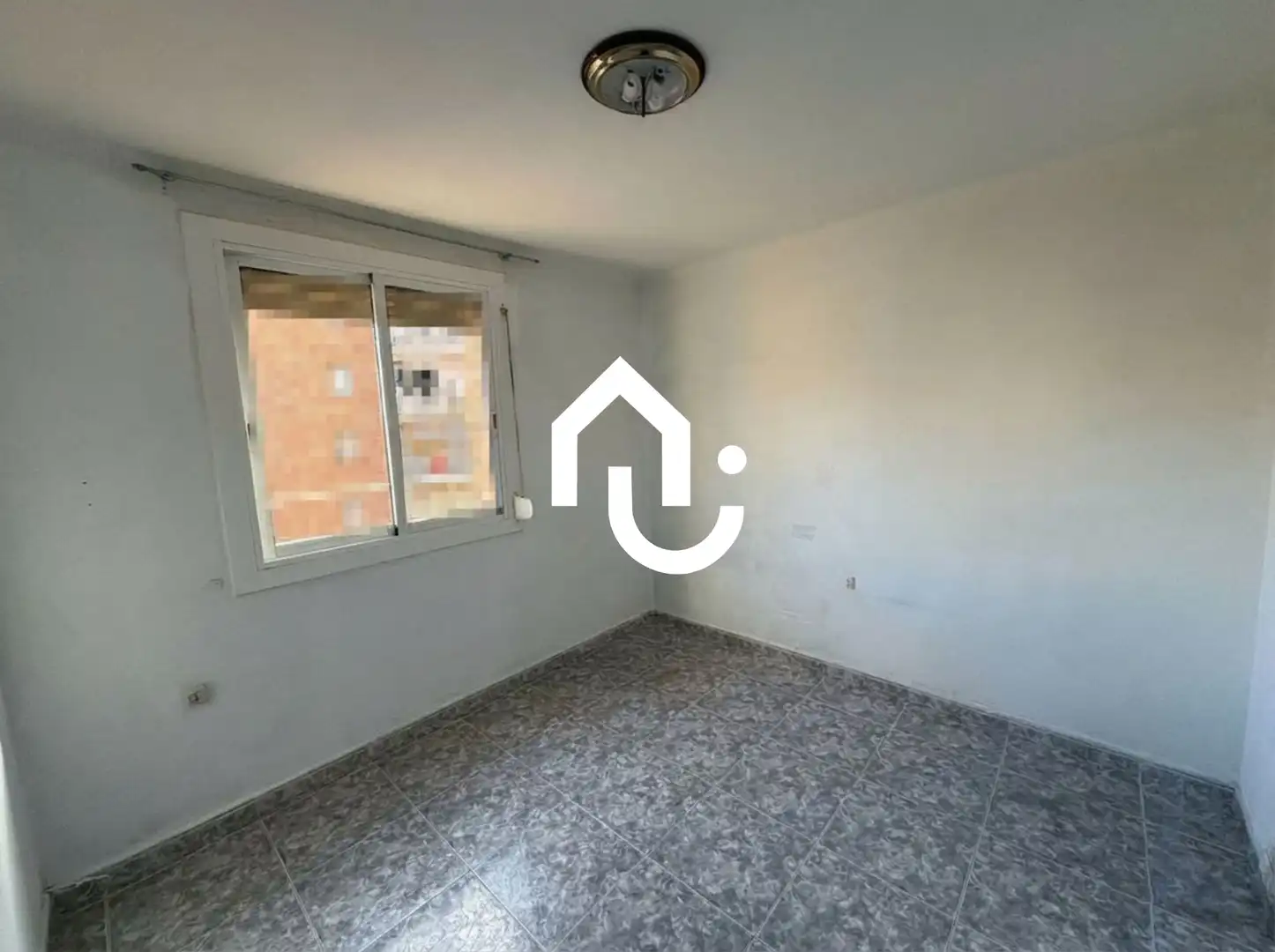 Habitación de Piso en venta en Santa Coloma de Gramenet con Balcón