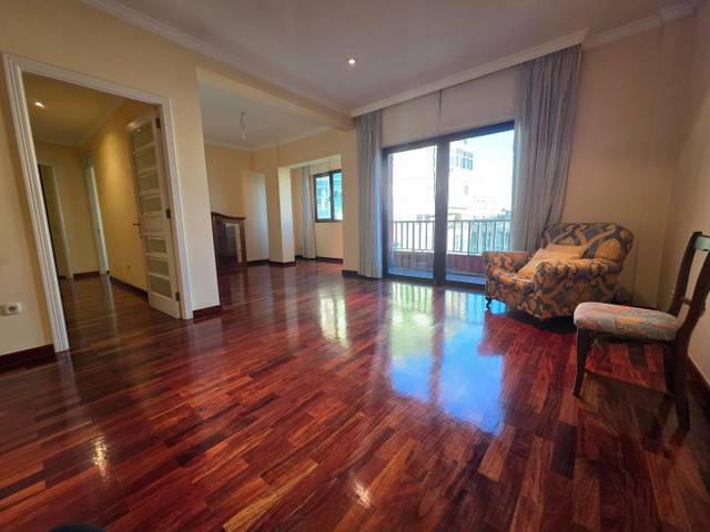 Piso en Venta en Calle Nestor de la Torre en Alcaravaneras