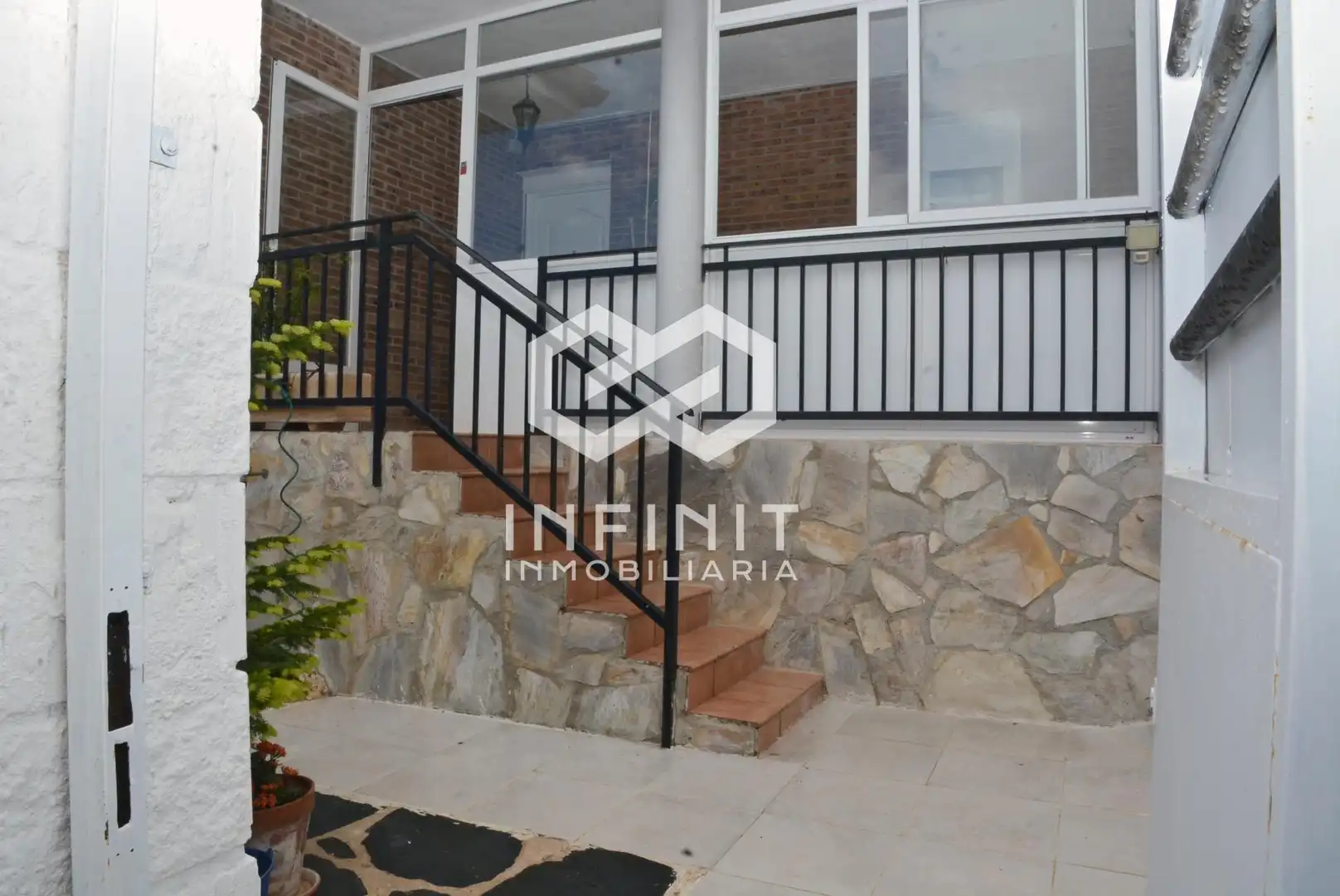 Balcony of Houses for sale in Yebes  with Air Conditioner, Heating and Private garden