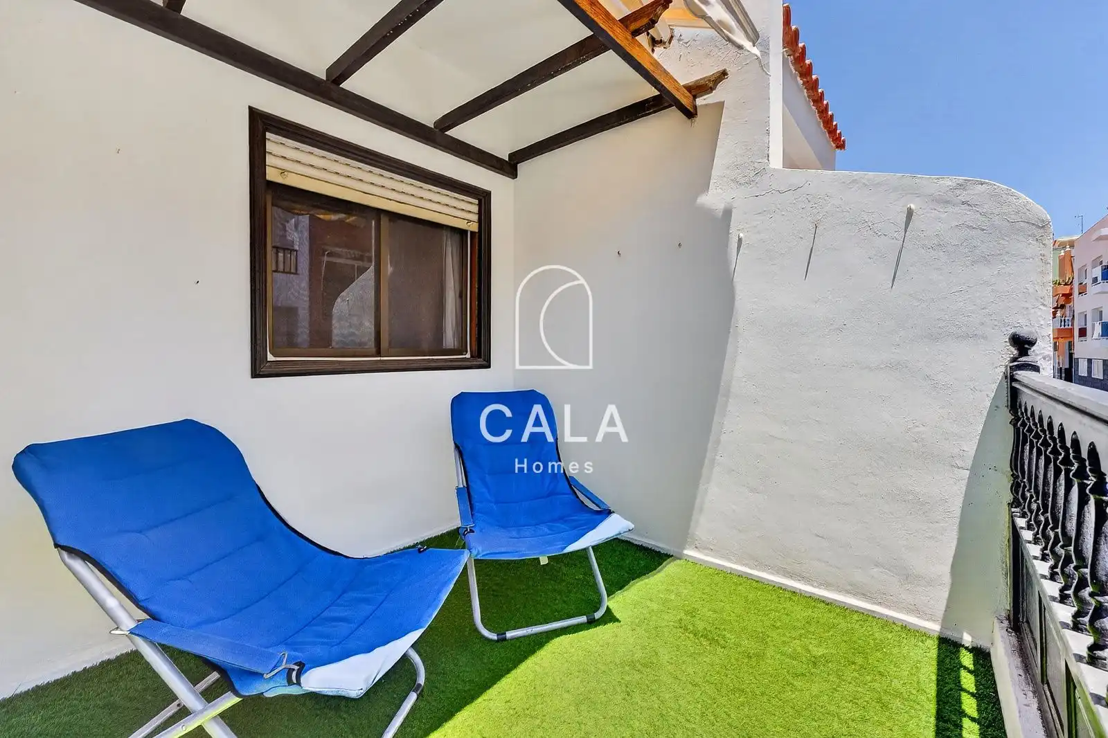 Vista exterior de Casa adosada en venta en Guía de Isora con Terraza, Trastero y Piscina