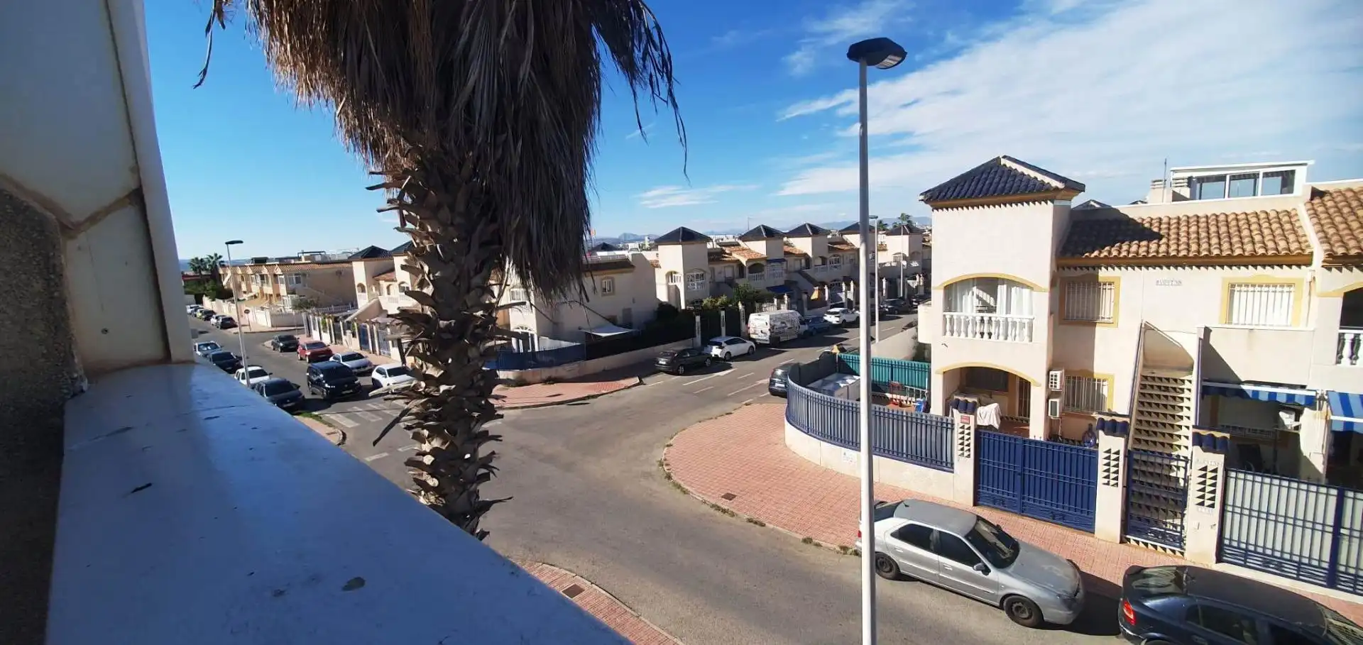 Vista exterior de Casa o chalet de alquiler en Torrevieja con Terraza, Amueblado y Balcón