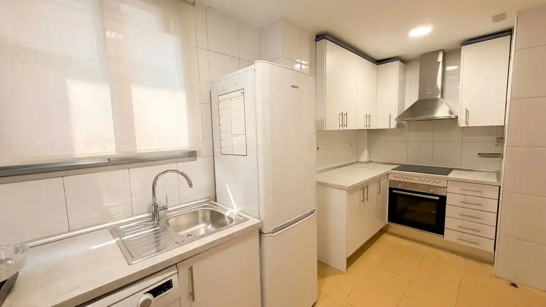 Kitchen of Flat for rent in Madrid  with Air Conditioner, Heating and Private garden