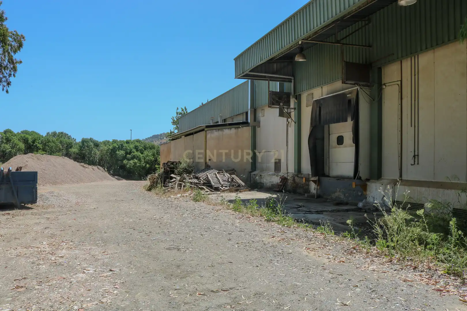 Vista exterior de Local en venda en Casabermeja