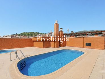 Piso con piscina en venta en Gràcia