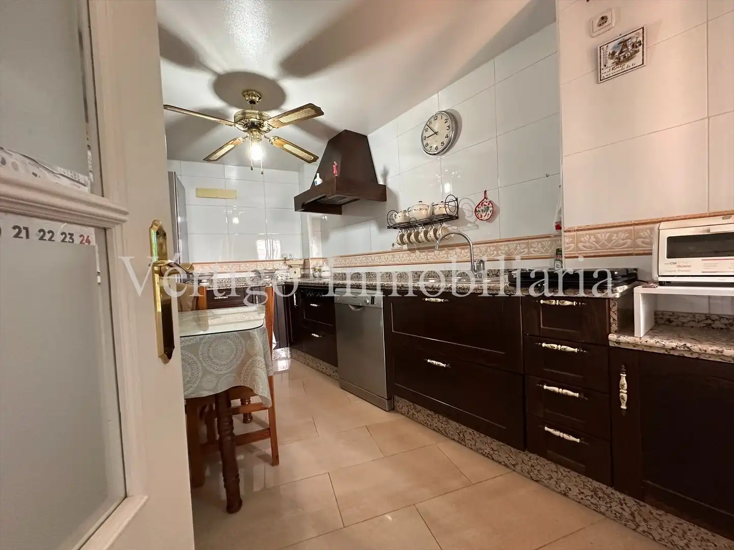 Kitchen of Flat for sale in Dos Hermanas  with Air Conditioner, Heating and Private garden