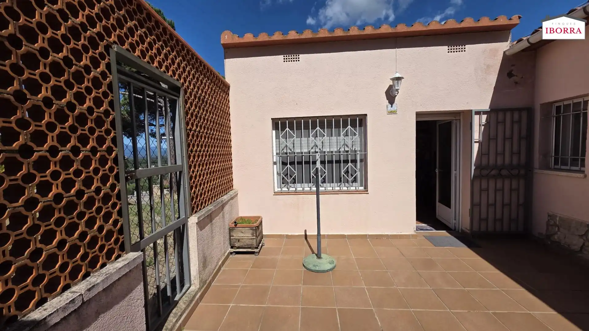 Vista exterior de Casa o xalet en venda en Tordera amb Calefacció, Jardí privat i Traster