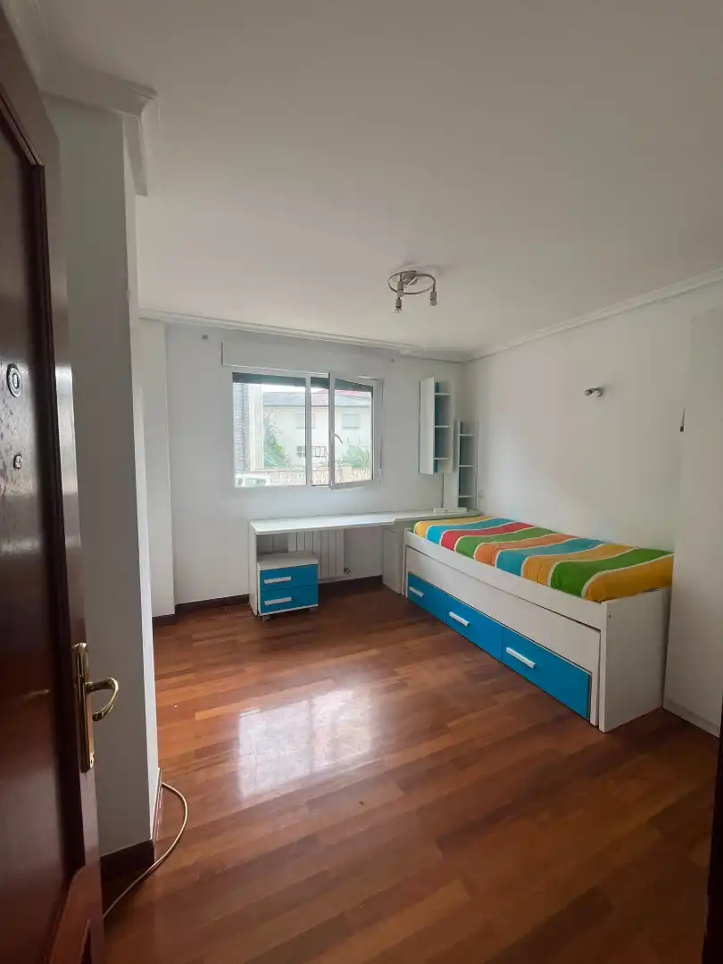 Schlafzimmer von Wohnung zum Verkauf in Voto mit Heizung, Abstellraum und Möbliert