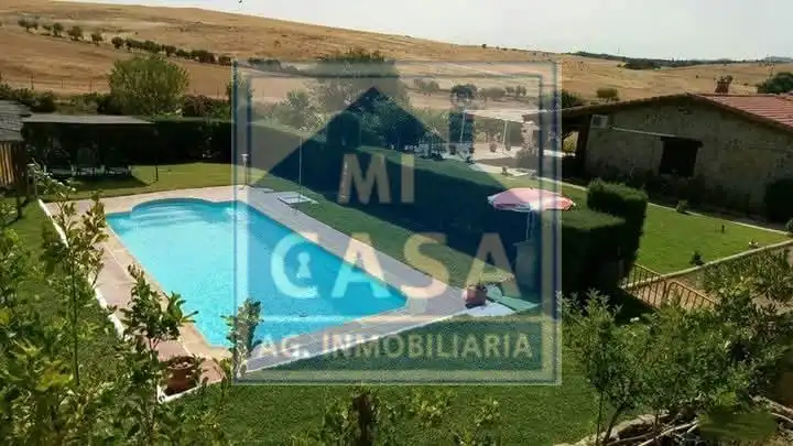 Casa con piscina in vendita a Sur