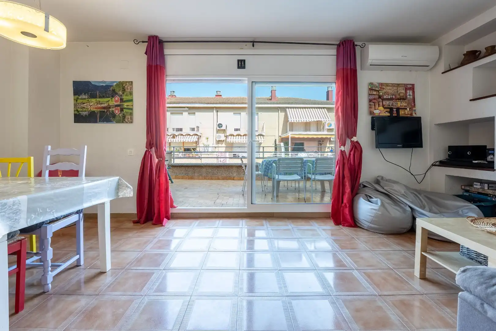 Sala d'estar de Pis en venda en Calafell amb Terrassa, Moblat i Piscina comunitària