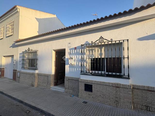 Casa adosada en Venta en Villanueva del Ariscal