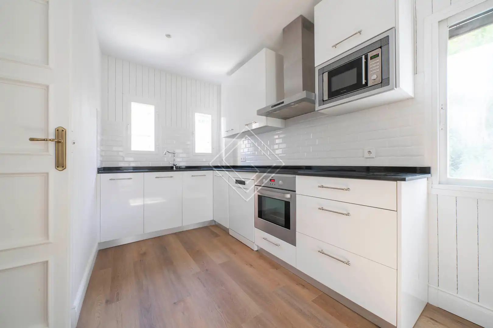 Kitchen of Flat for rent in Madrid  with Air Conditioner, Heating and Storage room