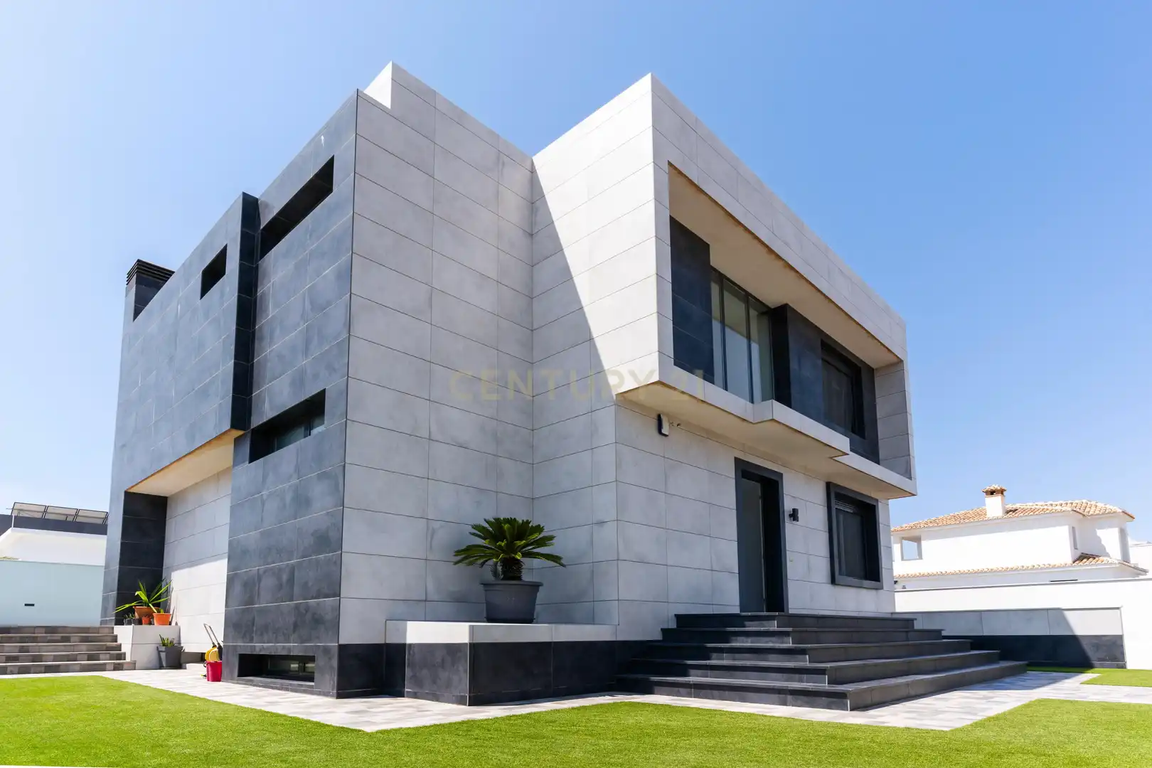 Vista exterior de Casa o xalet en venda en El Ejido amb Aire condicionat, Jardí privat i Traster
