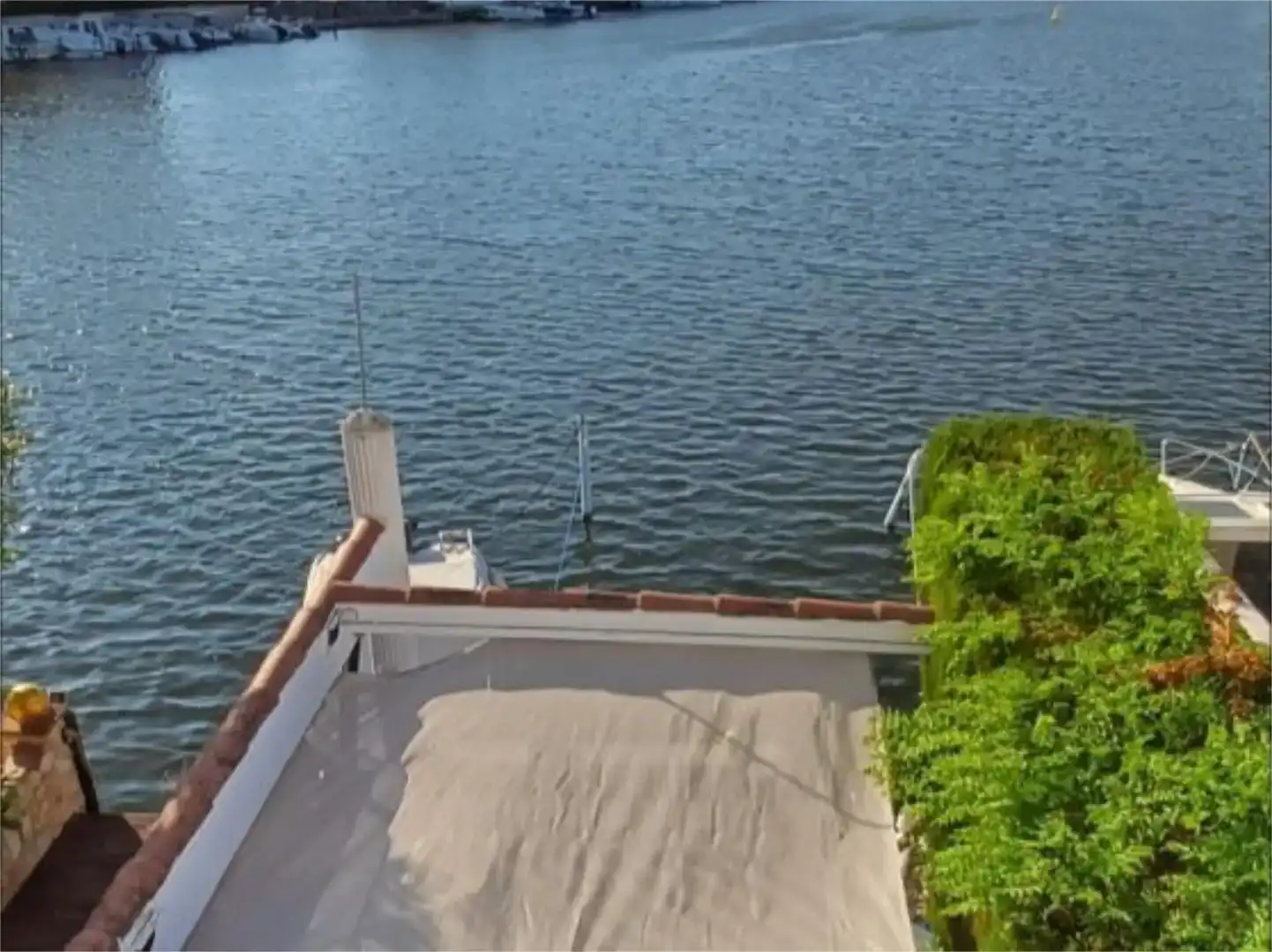 Terrasse von Maisonette zur Miete in Empuriabrava mit Klimaanlage und Balkon