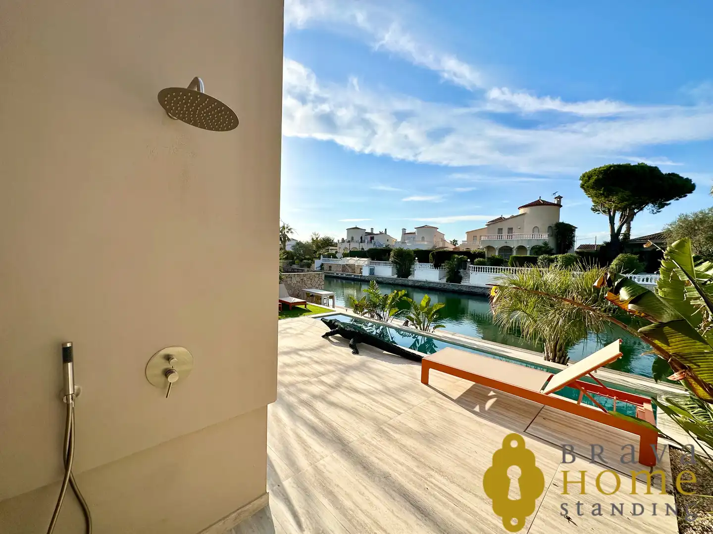 Vista exterior de Casa o chalet en venta en Empuriabrava con Aire acondicionado, Jardín privado y Terraza