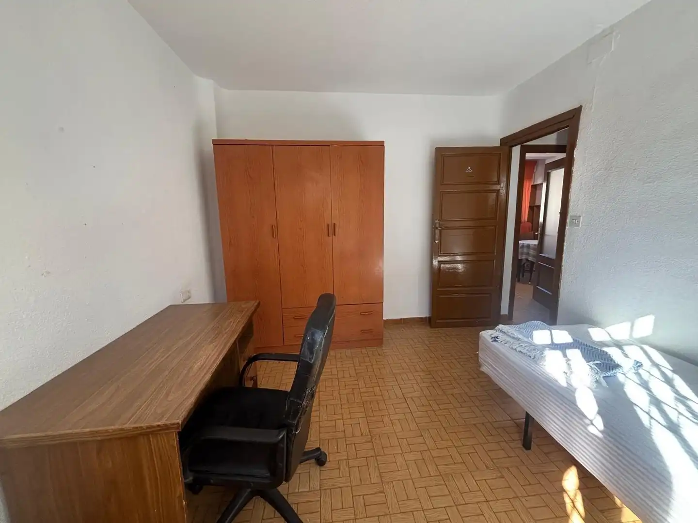 Schlafzimmer von Wohnung zur Miete in Granada mit Möbliert