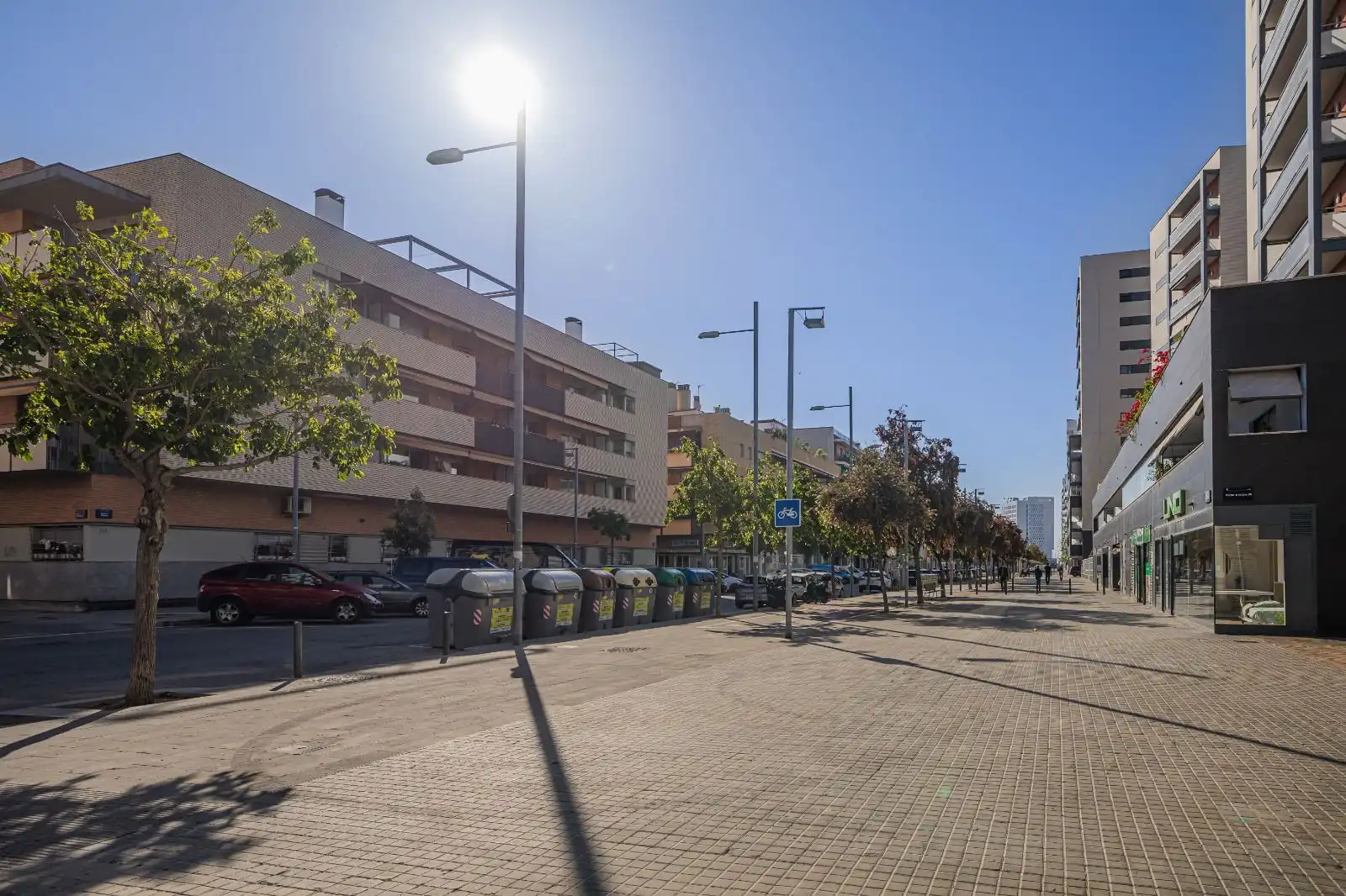 Vista exterior de Local de lloguer en Badalona