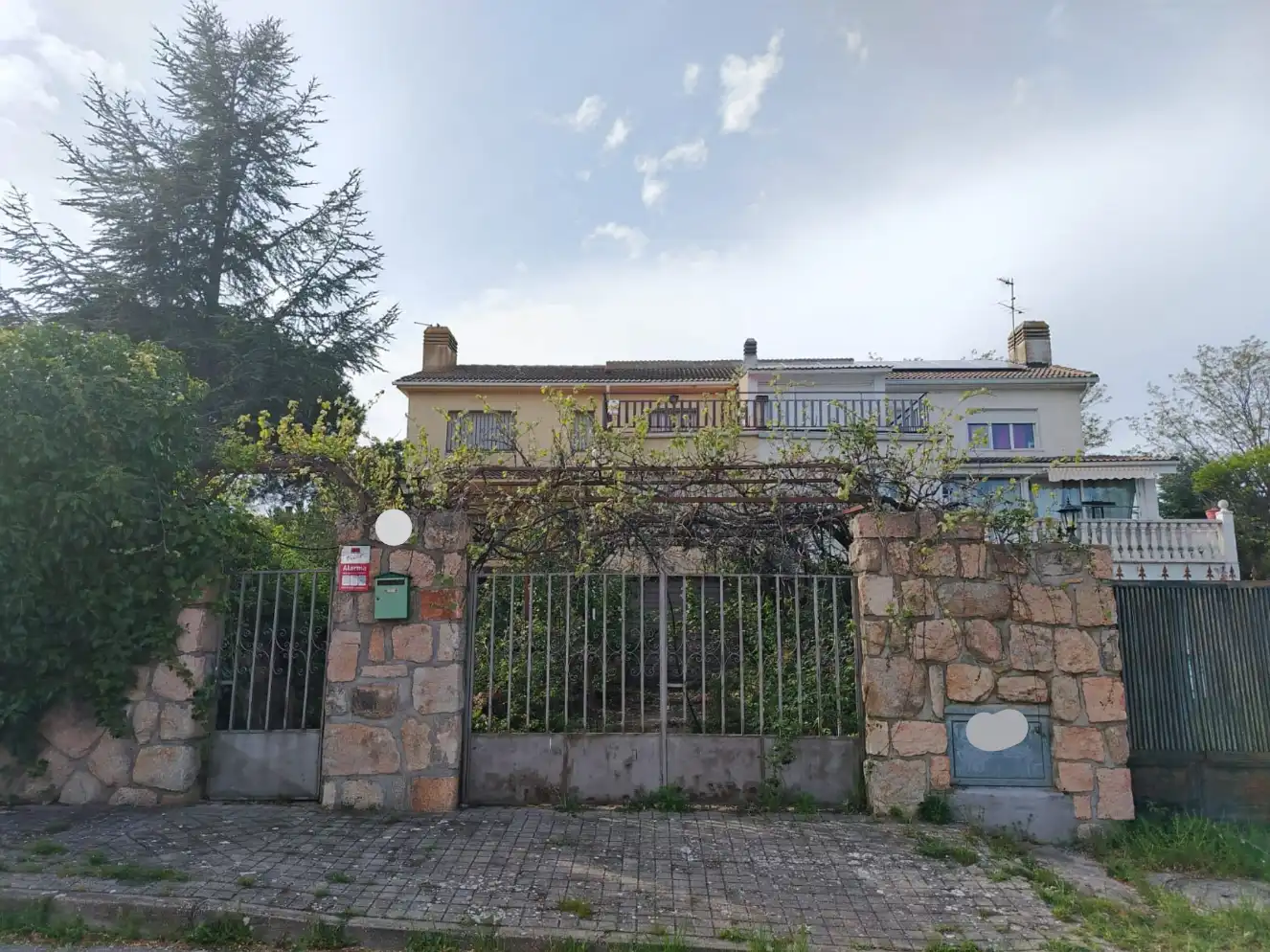 Vista exterior de Casa o chalet en venta en Pedrezuela con Calefacción, Jardín privado y Terraza