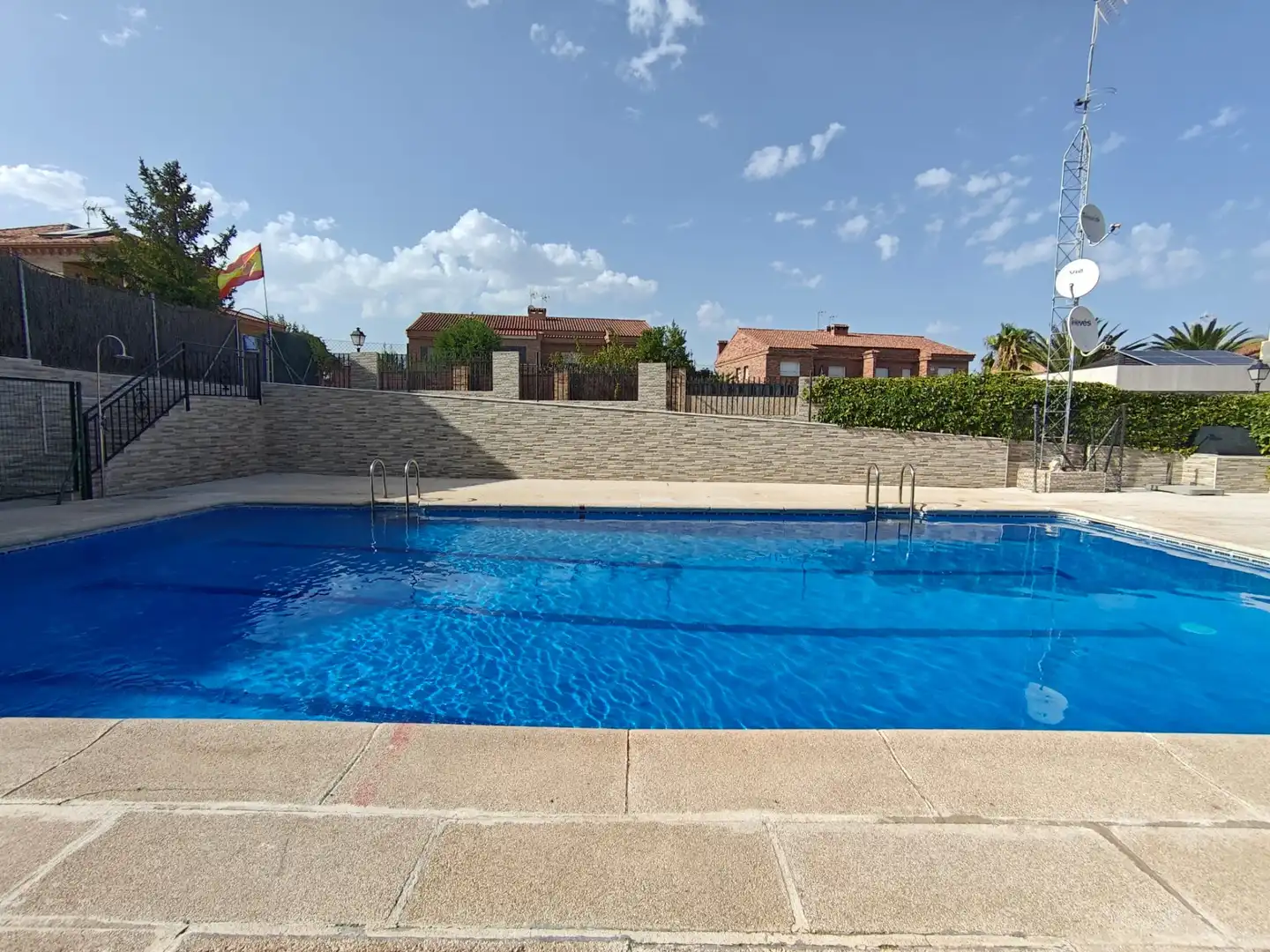 Piscina de Casa o xalet de lloguer en Sevilla la Nueva amb Aire condicionat, Calefacció i Terrassa