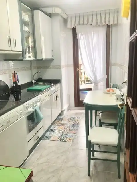 Cocina de Piso en venta en Noja con Calefacción, Terraza y Amueblado