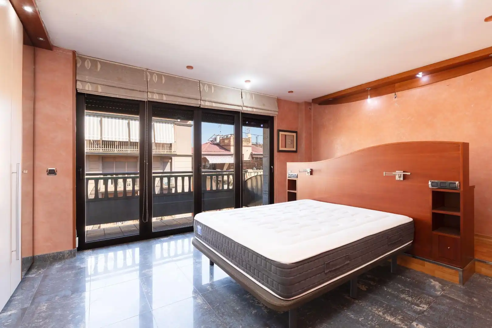 Schlafzimmer von Dachboden zum Verkauf in Manresa mit Klimaanlage, Terrasse und Abstellraum