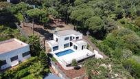 Vista exterior de Casa o xalet en venda en Cabrils amb Calefacció, Jardí privat i Terrassa