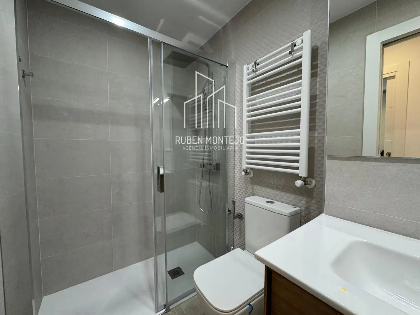 Zimmer in Pizarro, Salesas