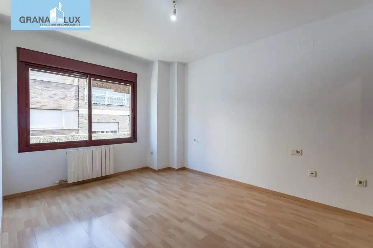 Habitación de Dúplex en venta en Granada con Aire acondicionado, Calefacción y Terraza