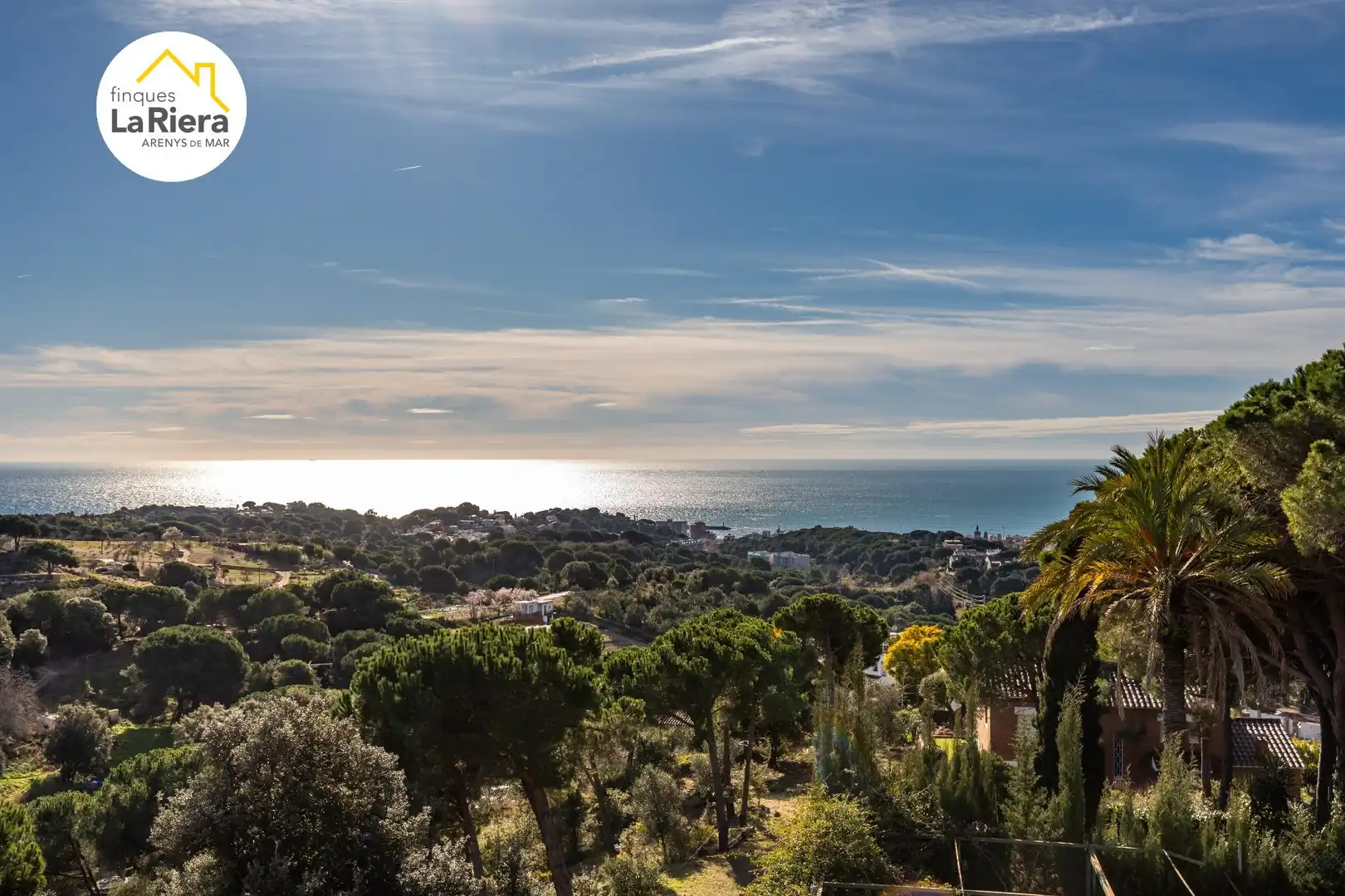 Vista exterior de Casa o xalet en venda en Arenys de Munt amb Aire condicionat, Jardí privat i Terrassa