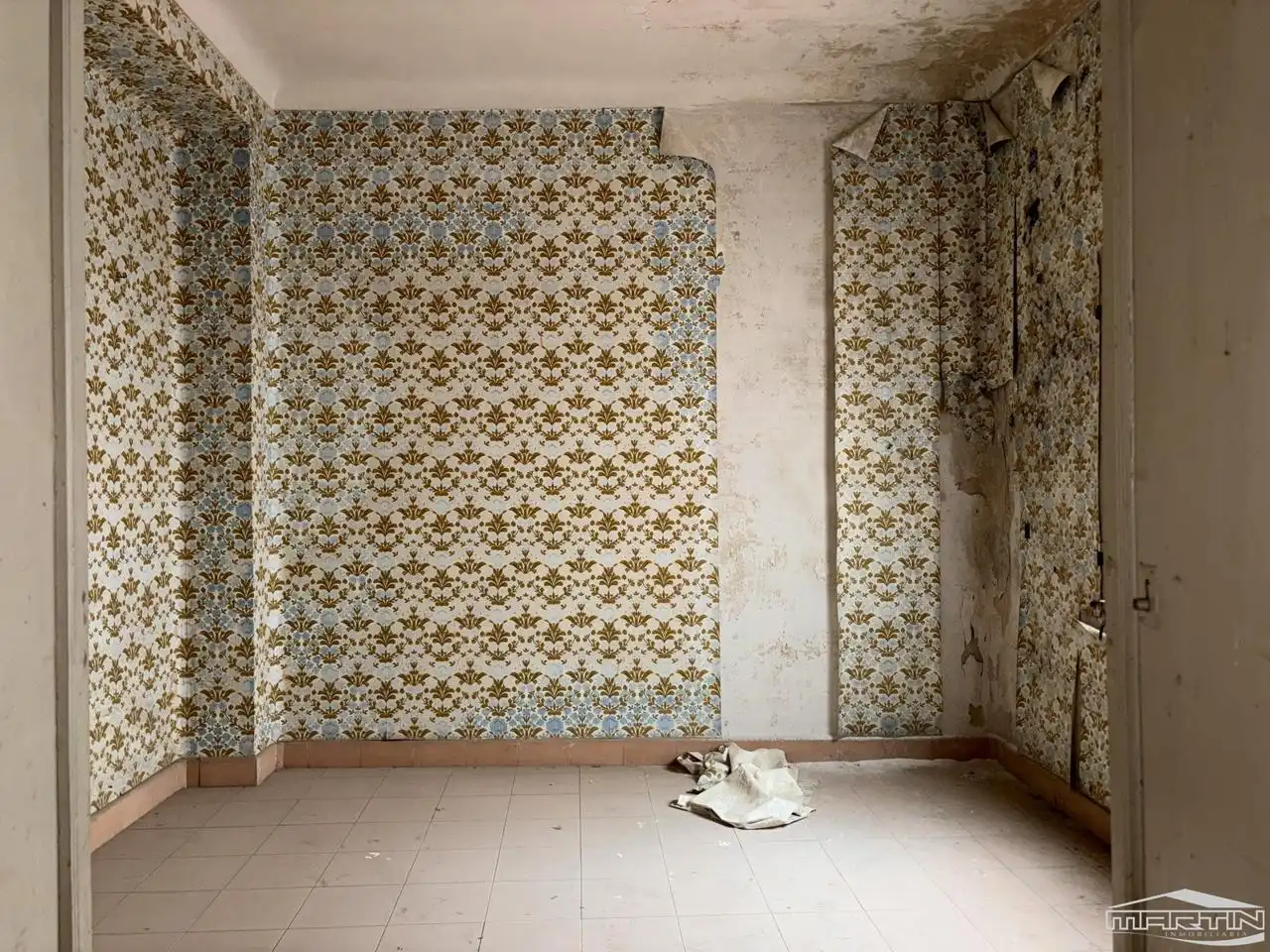 Habitación de Edificio en venta en Cabra