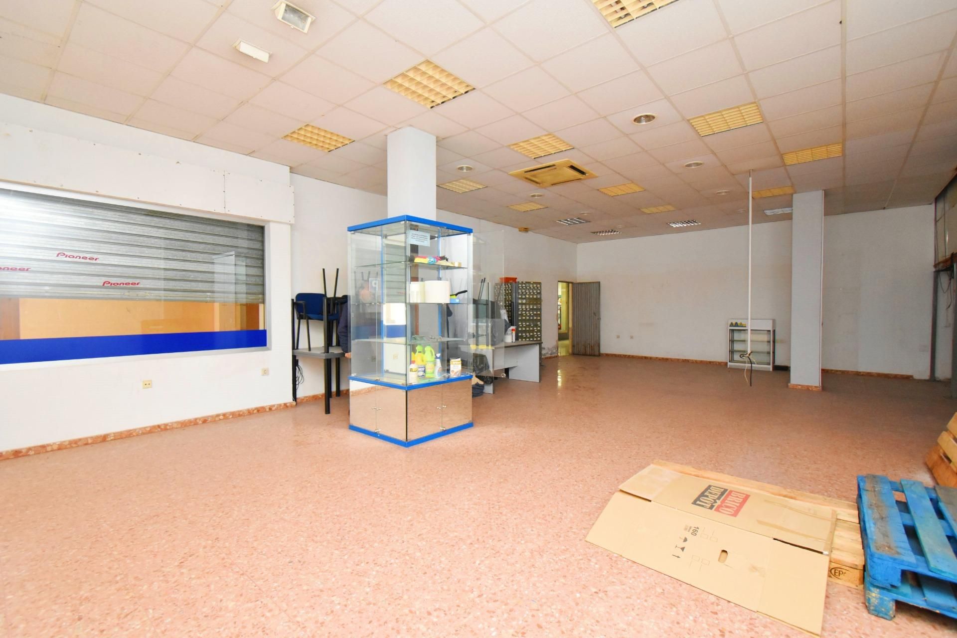 Local en venta en El Ejido con Aire acondicionado