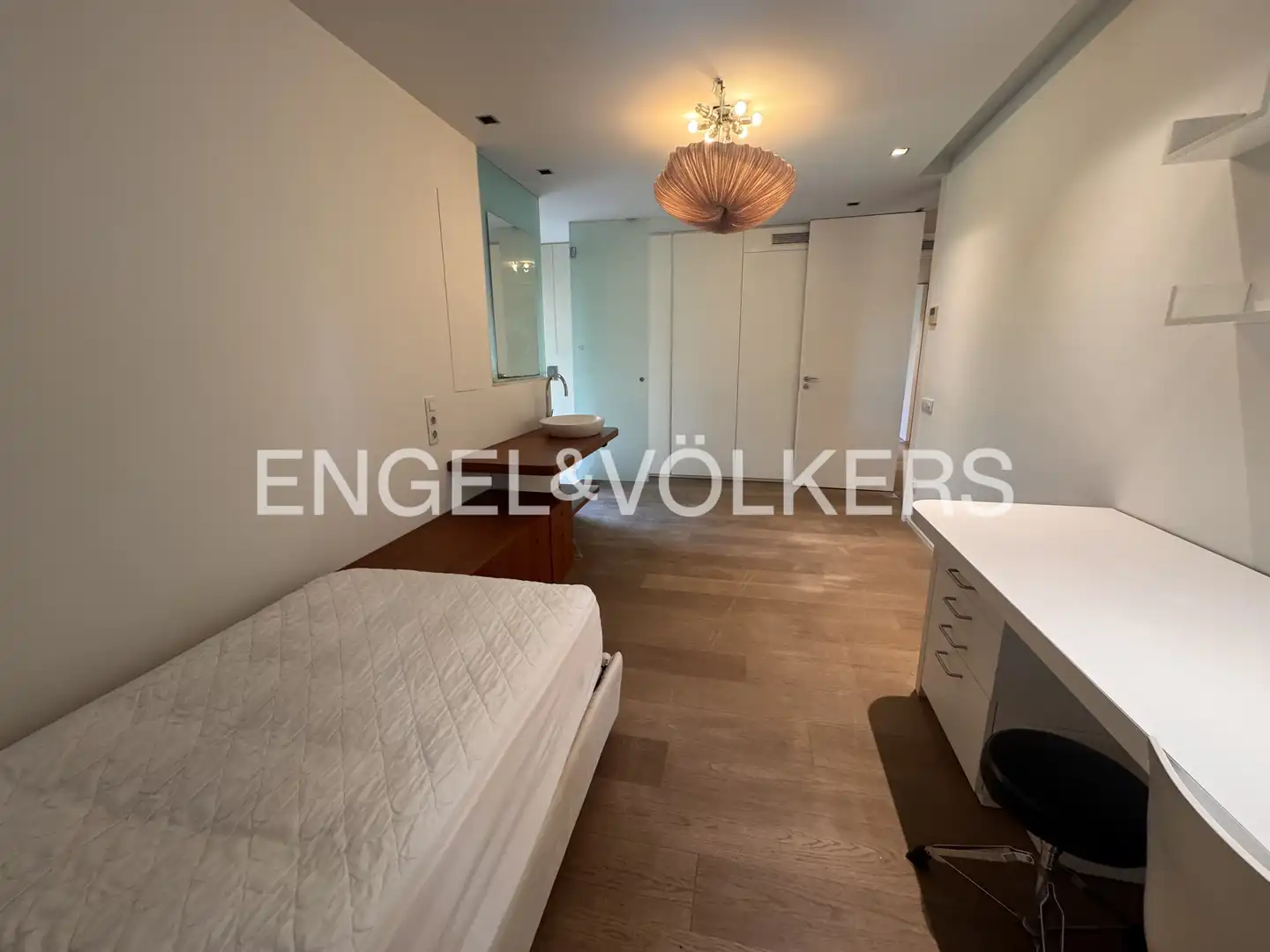Bedroom of Flat for rent in Les Corts