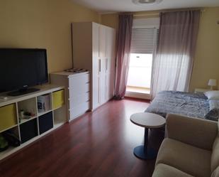 Study to rent in Plaza Manos Unidas, El Tejar - Hacienda Bizcochero