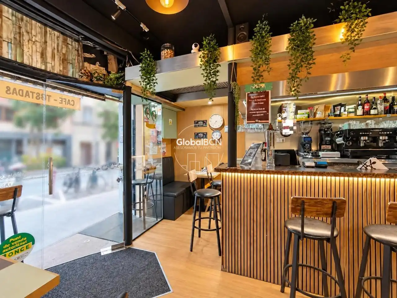 Business premises for transfer in calle de Pau Alsina, imagen 23