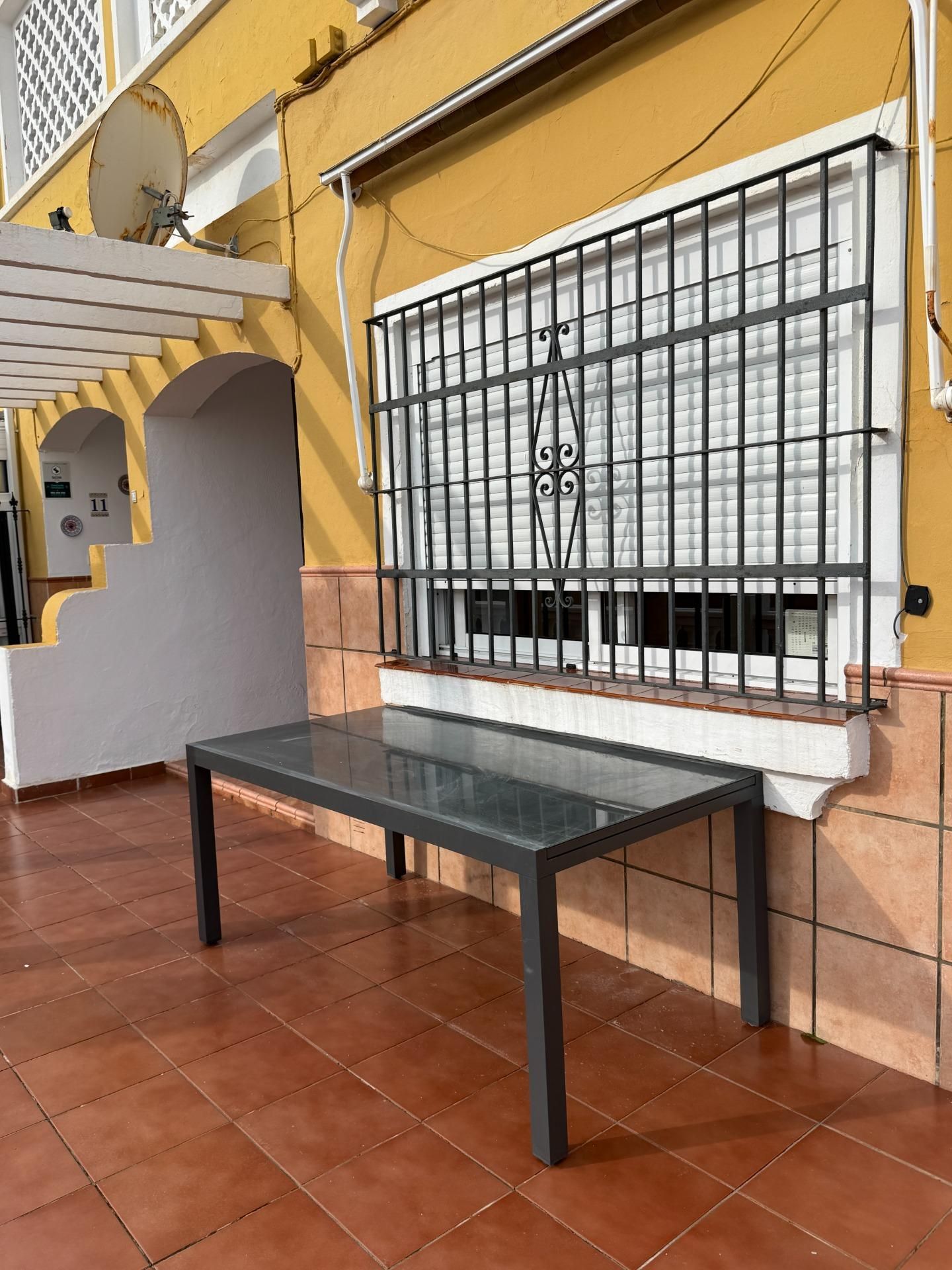 Vista exterior de Piso en venta en Torremolinos con Aire acondicionado, Trastero y Piscina comunitaria