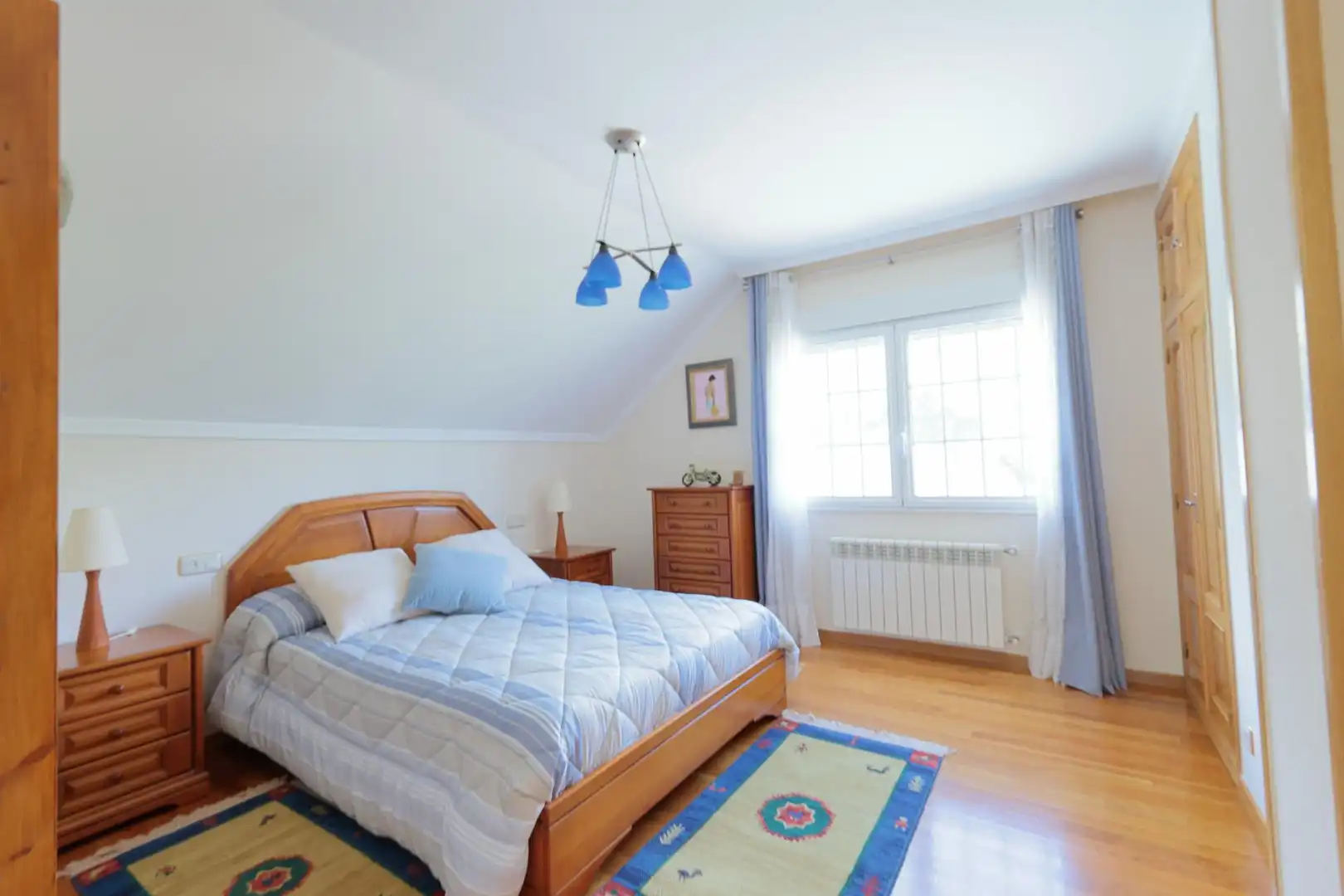Schlafzimmer von Haus oder Chalet zum Verkauf in O Barco de Valdeorras   mit Heizung, Terrasse und Schwimmbad
