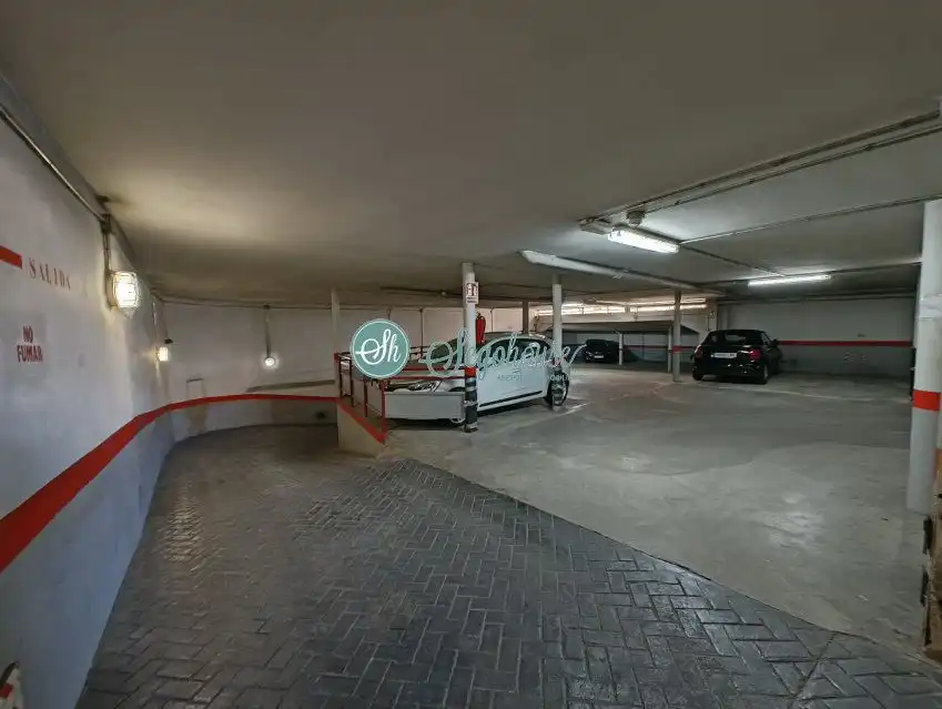 Parking de Piso en venta en Segovia con Calefacción, Parquet y Trastero