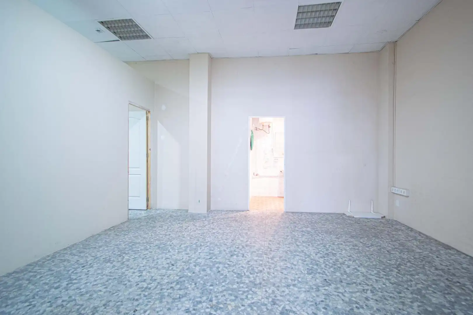 Local comercial en venda a Casco Antiguo, imagen 11