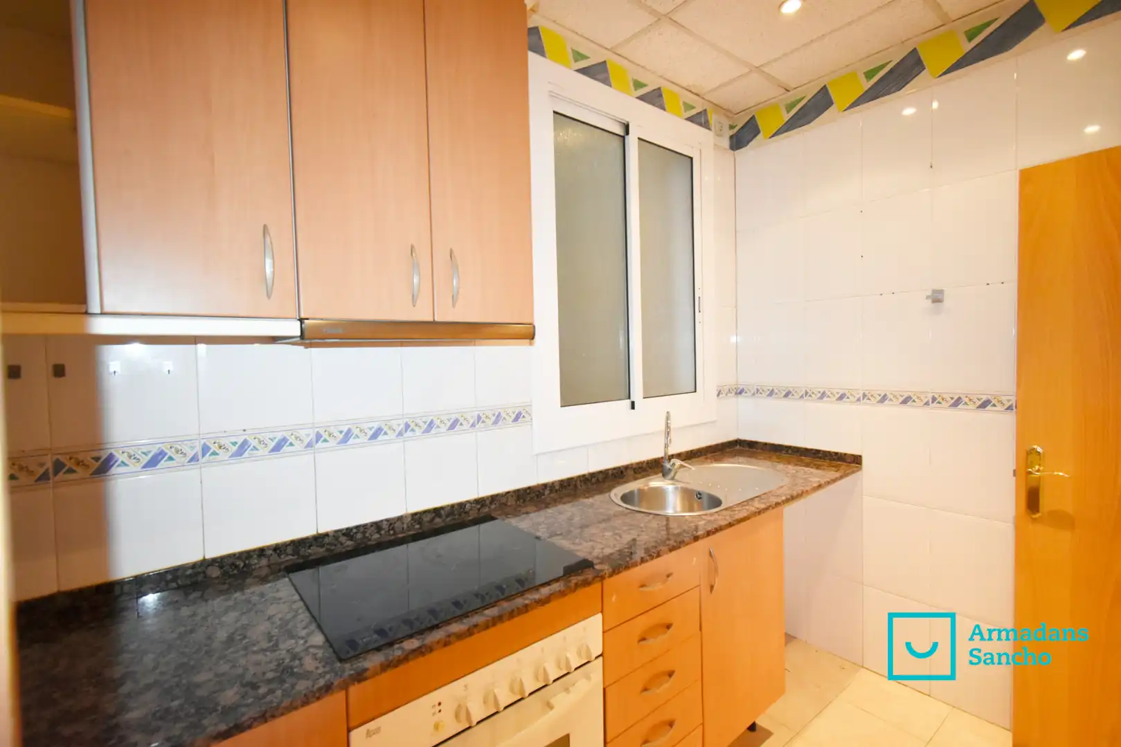Kitchen of Flat for sale in Barcelona  with Air Conditioner, Parquet flooring and Oven