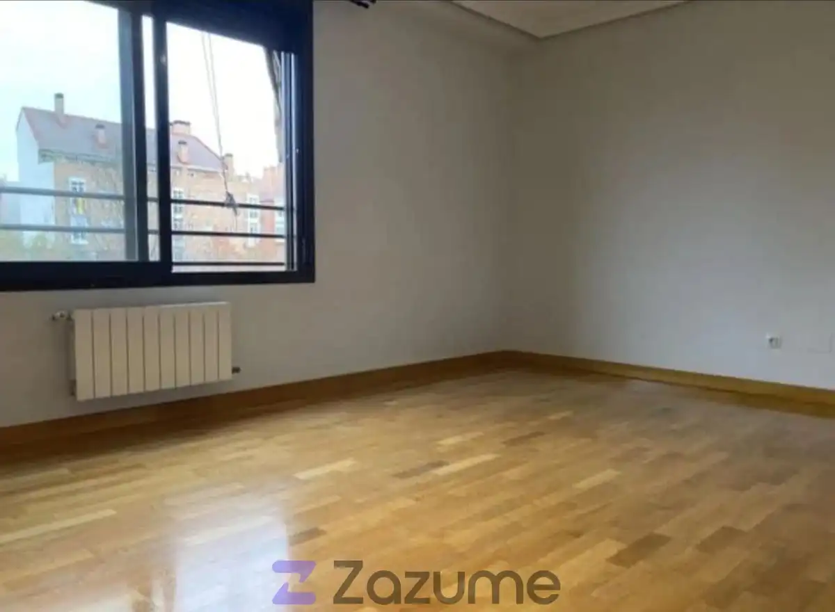 Habitación de Apartamento de alquiler en Madrid con Aire acondicionado, Calefacción y Jardín privado