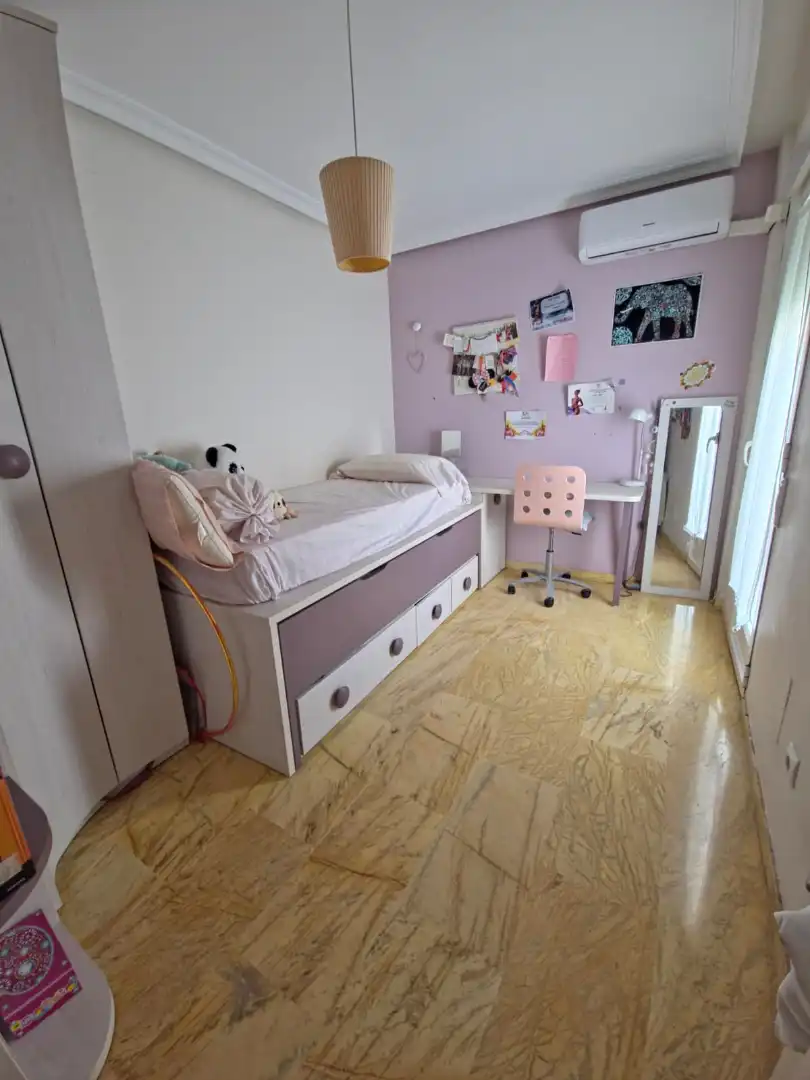 Habitación de Ático en venta en Andújar con Aire acondicionado, Terraza y Amueblado