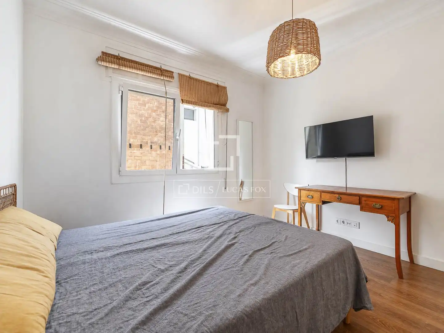 Bedroom of Attic for sale in Barcelona  with Air Conditioner, Heating and Terrace