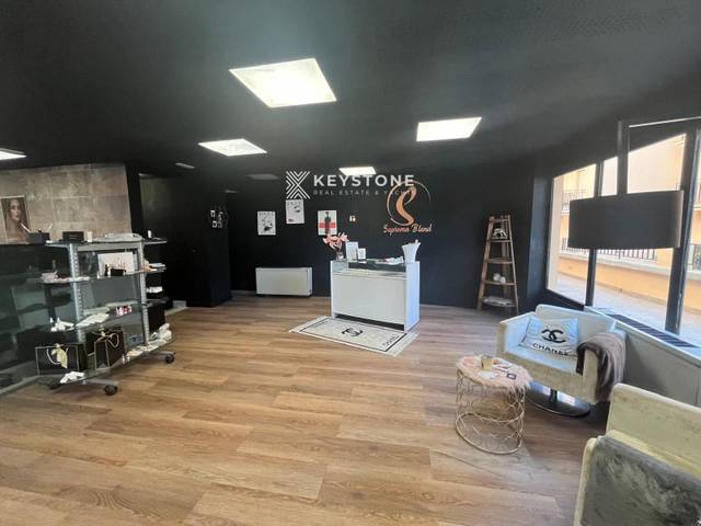 Local comercial en Alquiler en Maria Antonia Salva en S'Arenal