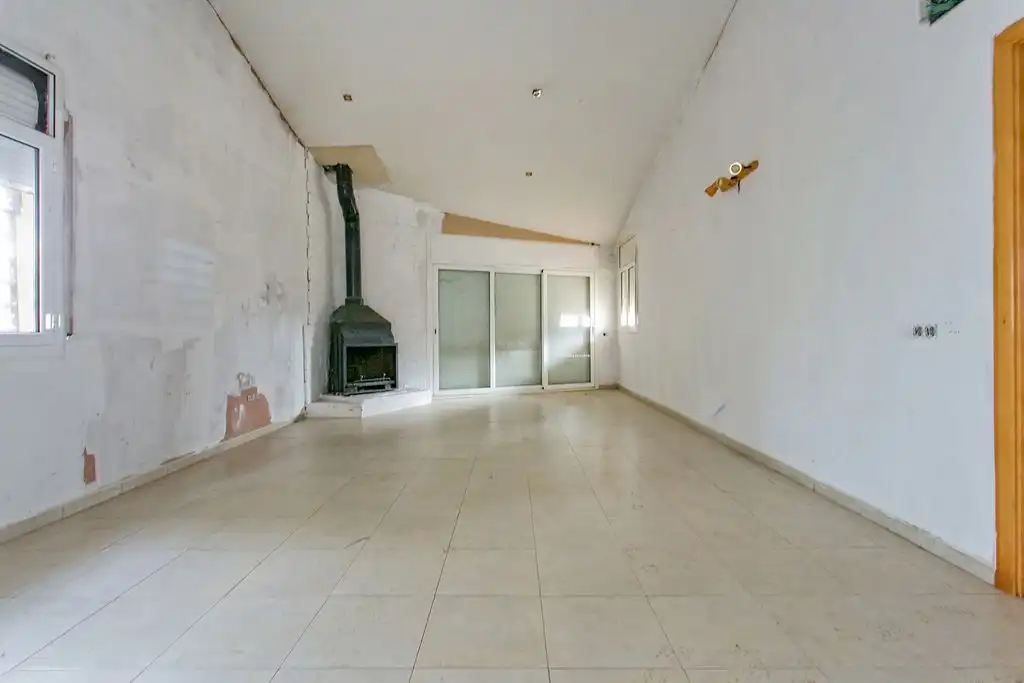 Sala d'estar de Casa o xalet en venda en Vacarisses amb Jardí privat