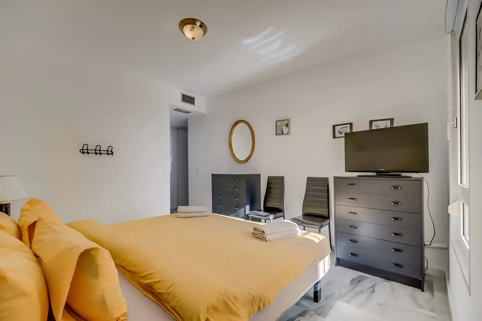 Habitación de Planta baja en venta en Benalmádena con Aire acondicionado, Terraza y Piscina