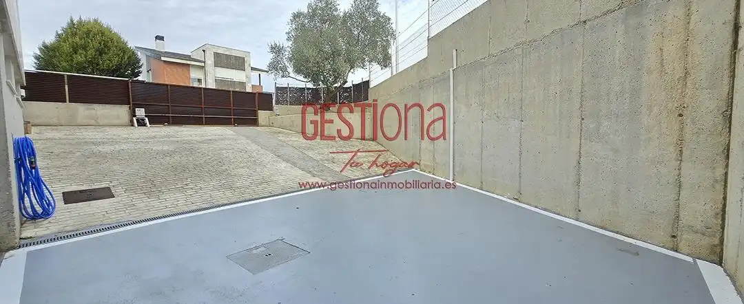 Parking of Houses for sale in Santa Cruz de Bezana  with Private garden, Terrace and Furnished